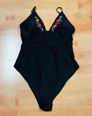 Cupshe Black Rose Embroidered One Piece Swimsuit thumbnail 2