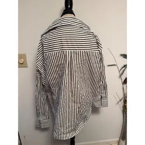Striped Button Down Shirt Women's‎ Small Cut Out Shoulder Long Sleeve thumbnail 2
