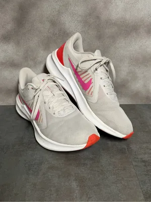 Nike Downshifter 10 Women's Light Grey Sneakers CI9984-002 Size 9 thumbnail 12