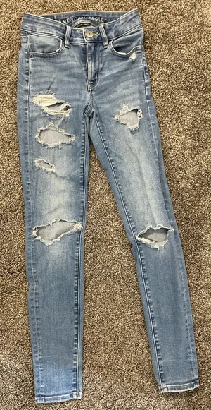 American Eagle Ripped Skinny Jeans thumbnail 1