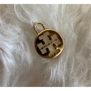 Tory‎ Burch Gold Logo Charm thumbnail 2
