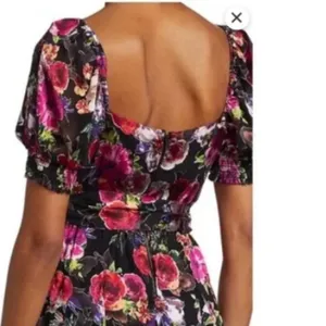Alice and Olivia‎ Midnight Rose Floral Puff Sleeve With Lining- Size 6. thumbnail 3