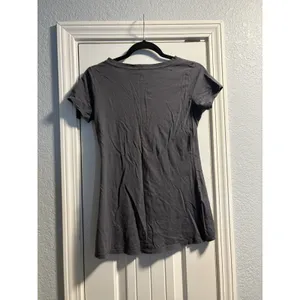 Harley Davidson Graphic Tee Womens Small Gray V-Neck Short Sleeve 1903 Slim Fit thumbnail 3