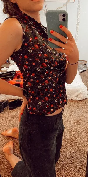 Black and red floral patterned Asian tank vest Size L thumbnail 2
