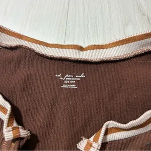 Out From Under Urban Outfitters Brown Ribbed Crop Top Tate McRae Bar Top Size XS thumbnail 4