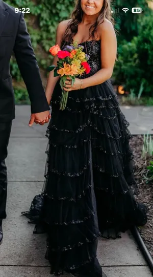 Sherri Hill Prom Dress thumbnail 1