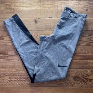 Nike Leggings Size M thumbnail 1
