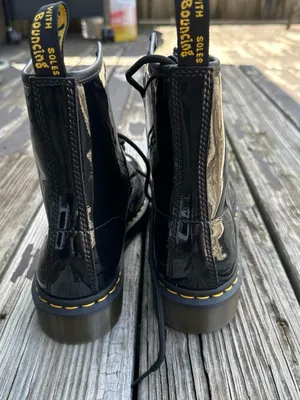 Dr. Martens 1460 Eight-Eye 8 Hole Patent Leather Boots Women’s Size 9 thumbnail 6