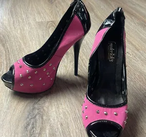 Fredrick’s of Hollywood Sexy Y/K Vintage Stiletto Heels thumbnail 3