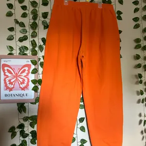 Women’s White Fox Orange Joggers Size XL thumbnail 4