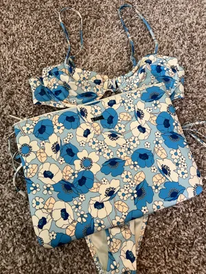Triangl Bikini Set thumbnail 3