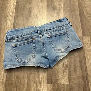 Hollister Y2K Light Wash Low Rise Double Button Denim Shorts thumbnail 2