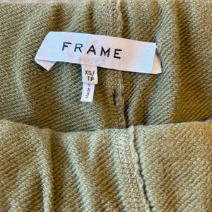 FRAME Pescara Roll‎ Cuff Shorts Womens XS Green Organic Pima Cotton Minimalist thumbnail 4