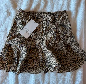 Cheetah Print ZARA Mini Skirt thumbnail 1