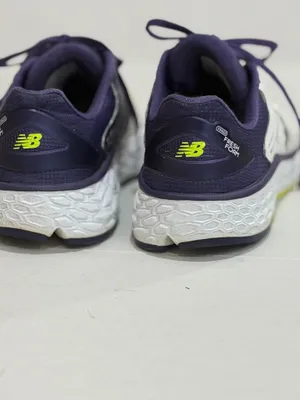 Woman Size 8 new balance Sneakers thumbnail 3