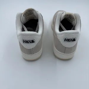 Nike Air Force 1 '07 SE Suede Phantom/Sand Drift Size 10 Women's DQ7583-001 thumbnail 3