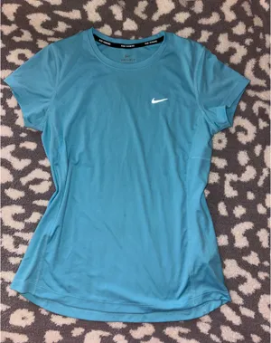 Nike Dri-Fit Running Women’s Medium thumbnail 1