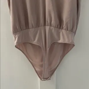 EXPRESS Crepe Sleeveless Cami Bodysuit Double V-Neck Thong Back in Mauve Size L thumbnail 9