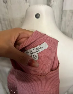 Pink Cropped Sweater Size XS thumbnail 3