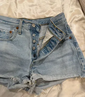 Levi's jean shorts thumbnail 2