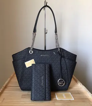 Michael Kors Set thumbnail 1