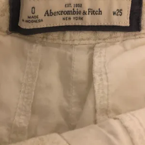 Abercrombie & Fitch lace style cream shorts womens size 25 0 short shorts‎ thumbnail 10