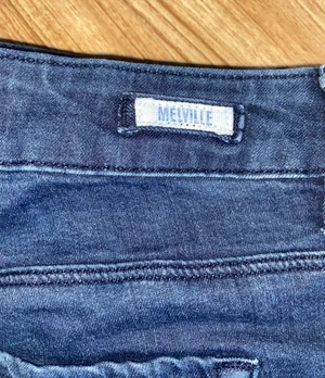 Skinny Jeans thumbnail 2