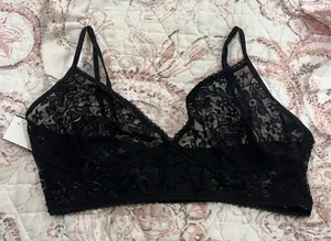 Chic Black Lace Bralette Size M thumbnail 1