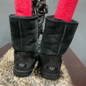 UGG CLASSIC SHORT‎ BOOTS thumbnail 2