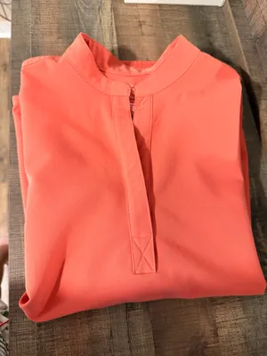 FIGS Scrub Rafaela Oversized Top - Medium + Livingston Pants  thumbnail 4
