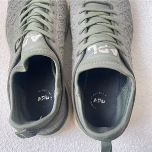 APL Techloom Wave Phantom Sneakers in Fatigue Green Women’s US 10 thumbnail 5