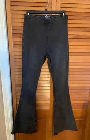 Hollister Ultra High-rise Jeans thumbnail 1
