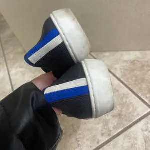 Rothy's The Sneaker Black Knit Slip On Blue Trim Women's Shoes Sz 8 pre‎ owned thumbnail 7