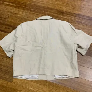 Abercrombie & Fitch Women's Cropped Blazer Short Sleeve Beige Linen‎ Size Large thumbnail 4