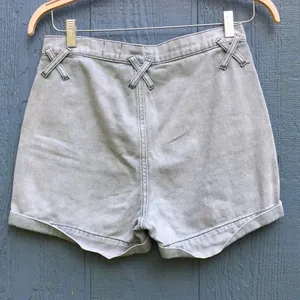 BDG Women's Size 24 Cora Light Blue Denim Shorts v6x thumbnail 3