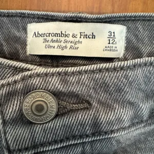 Abercrombie Fitch Ankle Straight Jeans 31/12S Curve Love Ultra‎ High Rise thumbnail 4