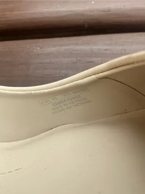 Classic Pointed-Toe Patent Stiletto Pumps in Cream🌷 thumbnail 4