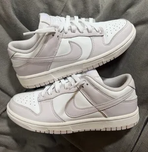 Nike Dunks thumbnail 1