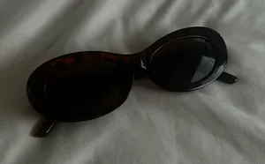 Veux White Fox Boutique Sunglasses thumbnail 1