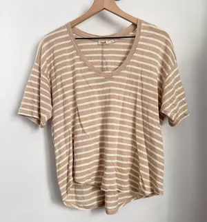 Faherty‎ Medium Oceanside Stripe V Neck Tee Linen Beige White thumbnail 1