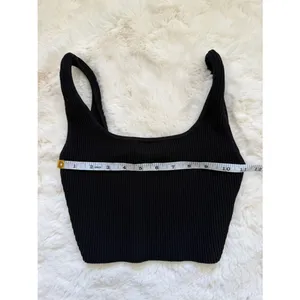 Babaton Black Ribbed Square-Neck Crop Tank thumbnail 3