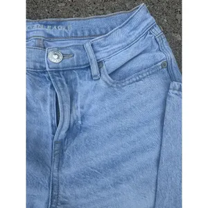 American Eagle Women's 90s Straight Leg Light Wash Faded Jeans SZ 4‎ thumbnail 6