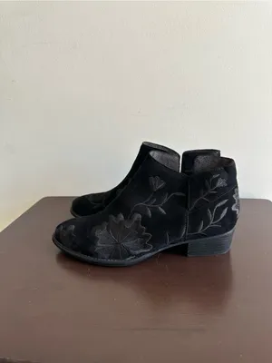 Seychelles Black Suede Embroidered Ankle Boots 8 thumbnail 3