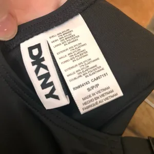 NWT DKNY Women's Ruffled V Neck Tankini Swim Top Size Small Black thumbnail 5