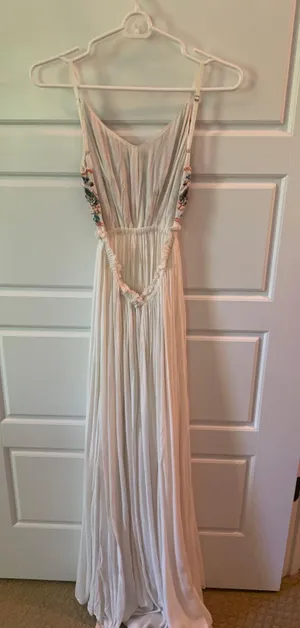 Raga White Open-back Maxi Dress with Embroidered Top thumbnail 4