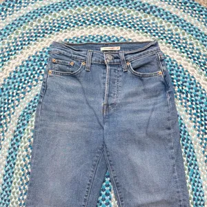 Levi‎ Wedgie Straight Jeans thumbnail 4