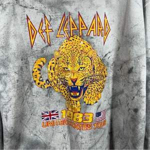 Comfort‎ Colors Grey Acid Wash Def Leppard Graphic Print Sweatshirt thumbnail 2