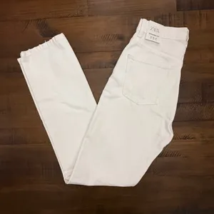 Zara Straight Fit High-Rise Regular Length‎ White Jeans - Women's Size 32 thumbnail 1