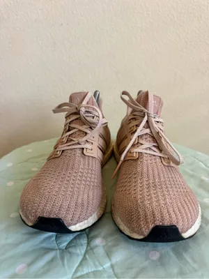 Adidas Ultraboost 4.0 sneakers in the "Ash Pearl size 9.5 thumbnail 7