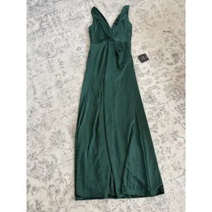 Lulus Perfect Refinement Emerald Satin Sleeveless Pleated Maxi Dress Size Small thumbnail 3